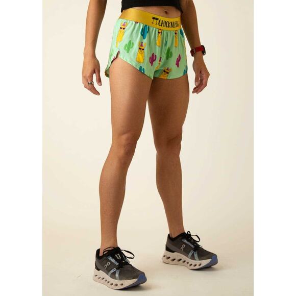 Chicknlegs Womens Green Llamas 1.5" Split Running Shorts Lined Size M - Picture 8 of 13